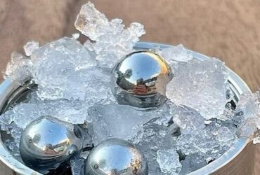 Electricity from Ice